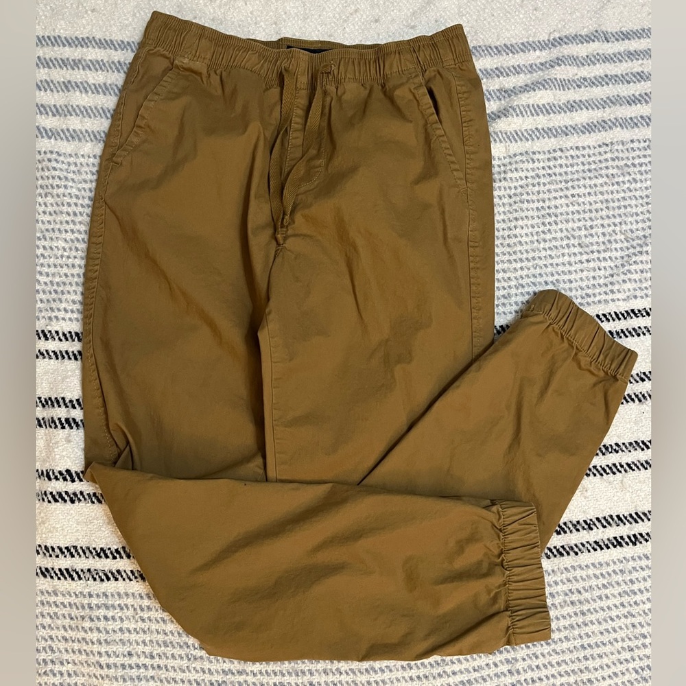 Aeropostale mens khaki stretch joggers.  XS